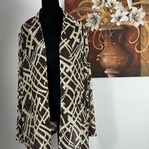 Maggie Barnes Chic Black and White Geometric Cardigan